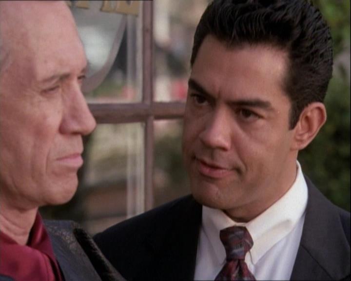 Charmed-Online-dot-net_122DejaVuAllOverAgain1169.jpg Charmed-Online-dot-net_122DejaVuAllOverAgain1169.jpg