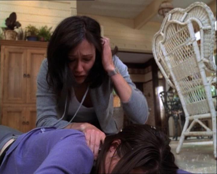 Charmed-Online-dot-net_122DejaVuAllOverAgain1434.jpg Charmed-Online-dot-net_122DejaVuAllOverAgain1434.jpg