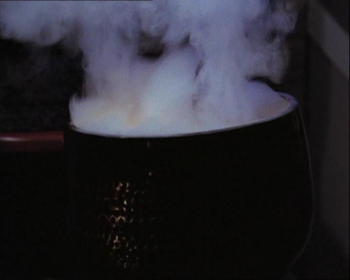 Charmed-Online-dot-net_122DejaVuAllOverAgain1452.jpg Charmed-Online-dot-net_122DejaVuAllOverAgain1452.jpg