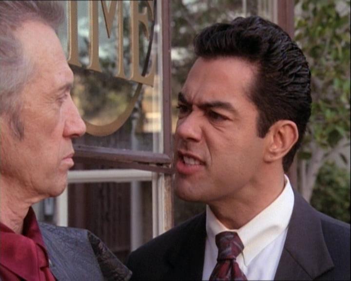 Charmed-Online-dot-net_122DejaVuAllOverAgain1627.jpg Charmed-Online-dot-net_122DejaVuAllOverAgain1627.jpg