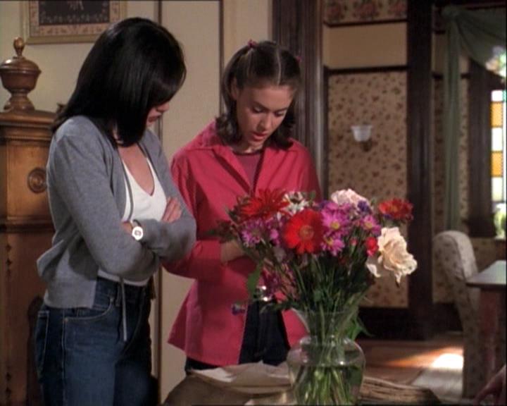 Charmed-Online-dot-net_122DejaVuAllOverAgain1750.jpg Charmed-Online-dot-net_122DejaVuAllOverAgain1750.jpg