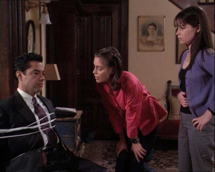 Charmed-Online-dot-net_122DejaVuAllOverAgain1859.jpg Charmed-Online-dot-net_122DejaVuAllOverAgain1859.jpg