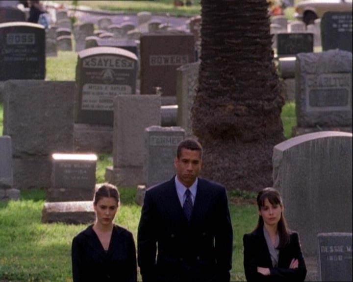 Charmed-Online-dot-net_122DejaVuAllOverAgain2220.jpg Charmed-Online-dot-net_122DejaVuAllOverAgain2220.jpg