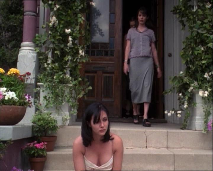 Charmed-Online-dot-net_122DejaVuAllOverAgain2316.jpg Charmed-Online-dot-net_122DejaVuAllOverAgain2316.jpg