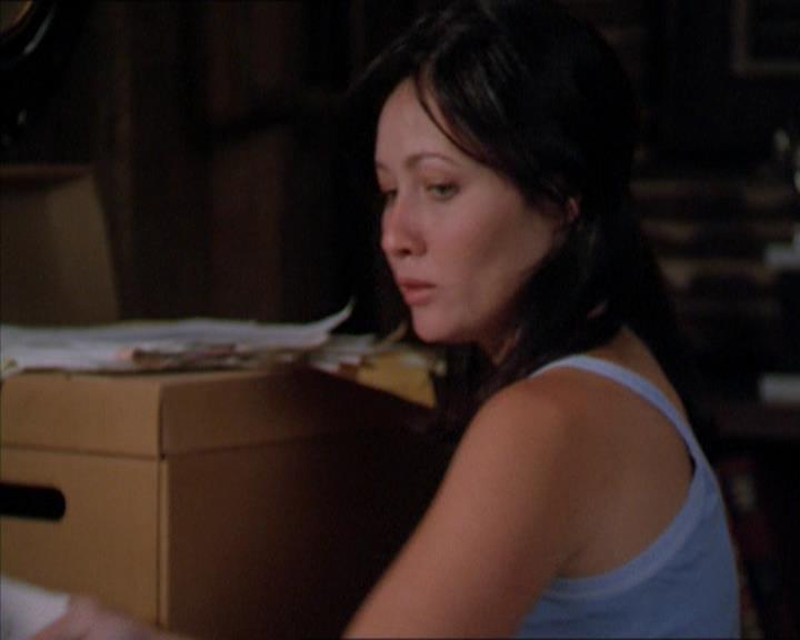 Charmed-Online_dot_net-2x01WitchTrial0307.jpg