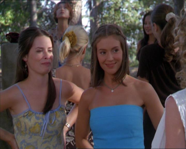 Charmed-Online_dot_net-2x01WitchTrial0508.jpg