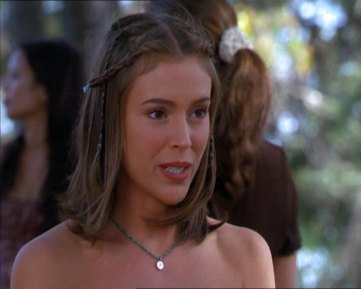 Charmed-Online_dot_net-2x01WitchTrial0525.jpg Charmed-Online_dot_net-2x01WitchTrial0525.jpg
