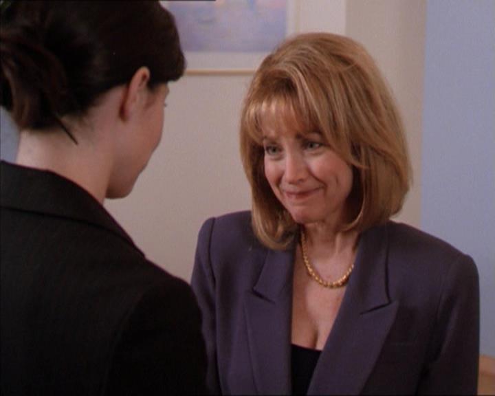 Charmed-Online_dot_net-2x01WitchTrial0617.jpg Charmed-Online_dot_net-2x01WitchTrial0617.jpg