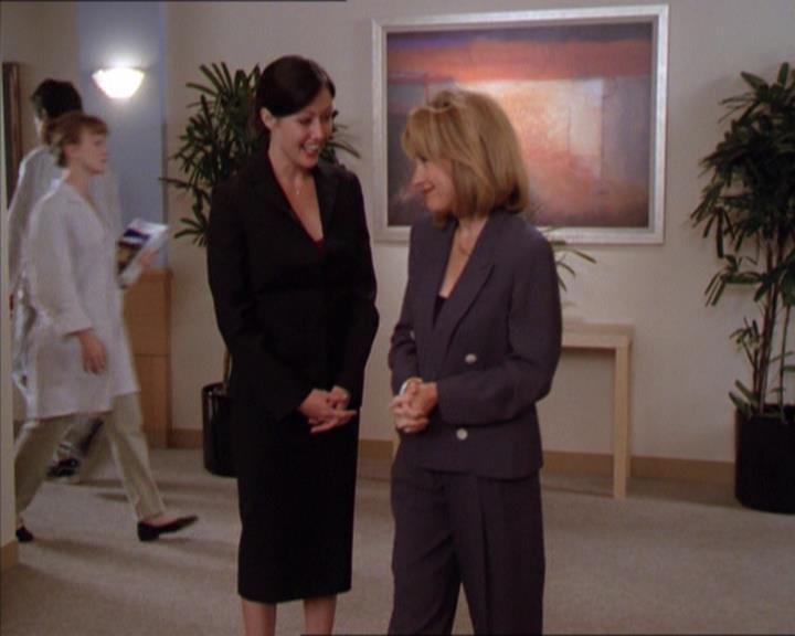 Charmed-Online_dot_net-2x01WitchTrial0618.jpg Charmed-Online_dot_net-2x01WitchTrial0618.jpg