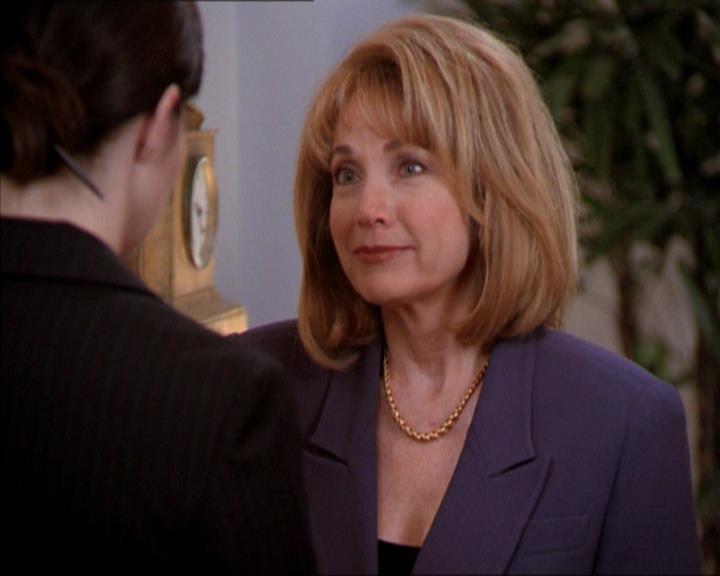 Charmed-Online_dot_net-2x01WitchTrial0632.jpg Charmed-Online_dot_net-2x01WitchTrial0632.jpg