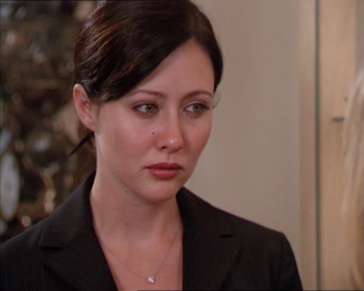 Charmed-Online_dot_net-2x01WitchTrial0670.jpg Charmed-Online_dot_net-2x01WitchTrial0670.jpg