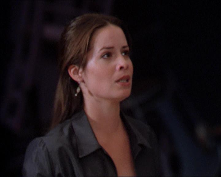 Charmed-Online_dot_net-2x01WitchTrial0697.jpg