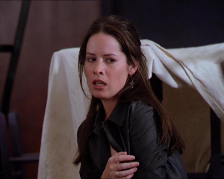 Charmed-Online_dot_net-2x01WitchTrial0875.jpg Charmed-Online_dot_net-2x01WitchTrial0875.jpg
