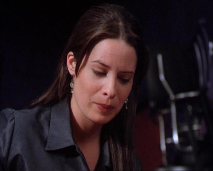 Charmed-Online_dot_net-2x01WitchTrial0899.jpg