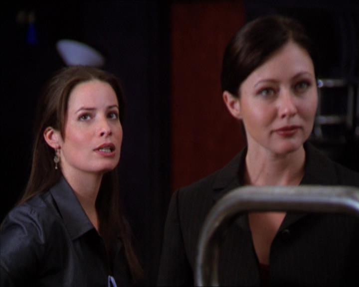 Charmed-Online_dot_net-2x01WitchTrial0937.jpg Charmed-Online_dot_net-2x01WitchTrial0937.jpg