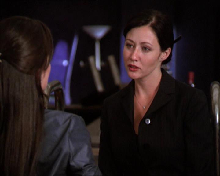 Charmed-Online_dot_net-2x01WitchTrial0942.jpg Charmed-Online_dot_net-2x01WitchTrial0942.jpg