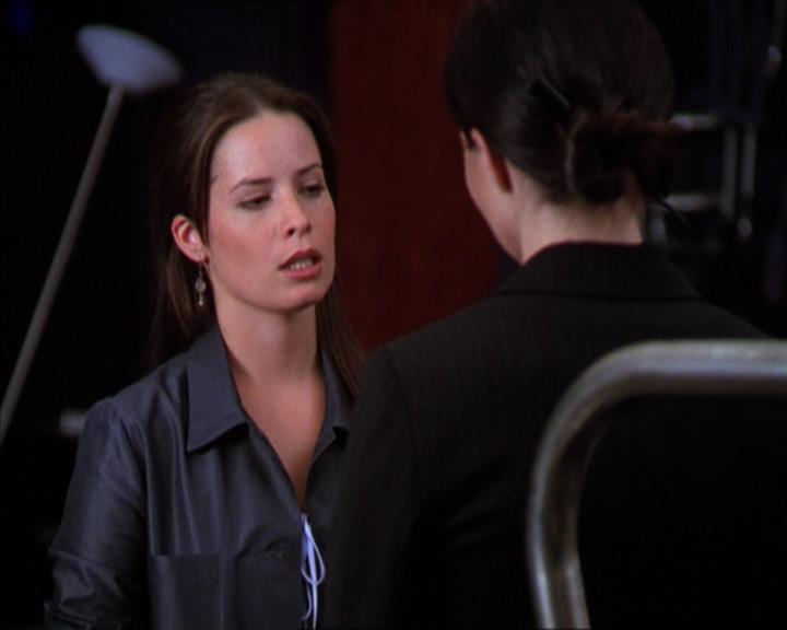 Charmed-Online_dot_net-2x01WitchTrial0949.jpg Charmed-Online_dot_net-2x01WitchTrial0949.jpg