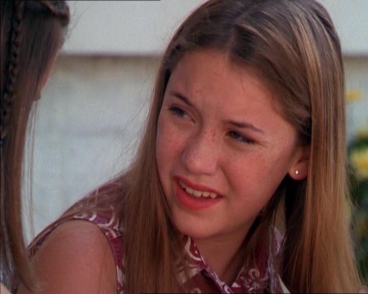 Charmed-Online_dot_net-2x01WitchTrial1072.jpg Charmed-Online_dot_net-2x01WitchTrial1072.jpg