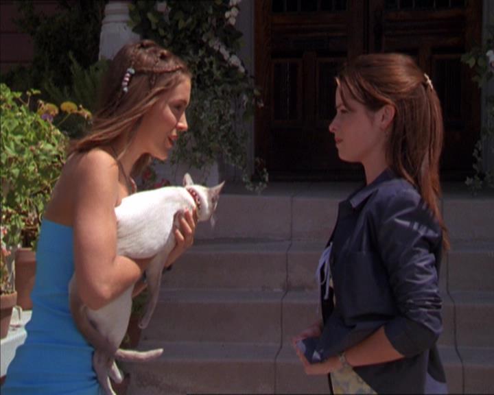 Charmed-Online_dot_net-2x01WitchTrial1109.jpg Charmed-Online_dot_net-2x01WitchTrial1109.jpg