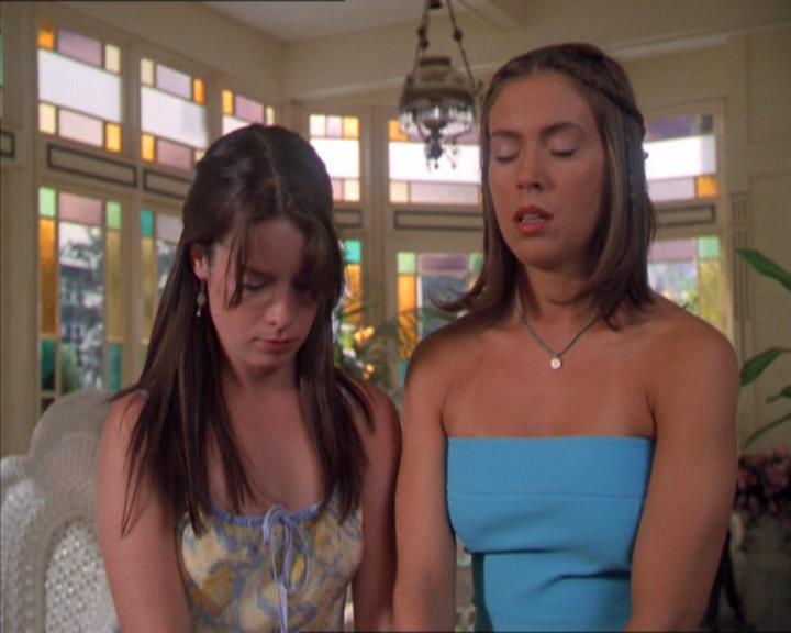 Charmed-Online_dot_net-2x01WitchTrial1163.jpg Charmed-Online_dot_net-2x01WitchTrial1163.jpg