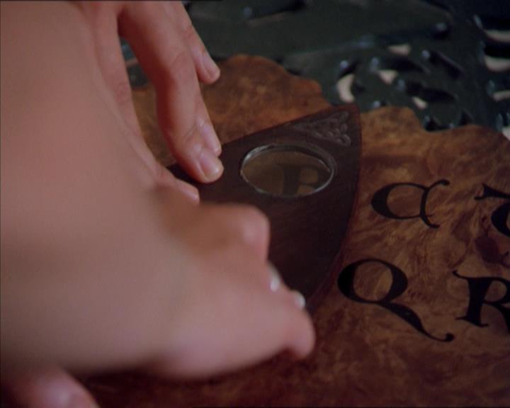 Charmed-Online_dot_net-2x01WitchTrial1166.jpg Charmed-Online_dot_net-2x01WitchTrial1166.jpg