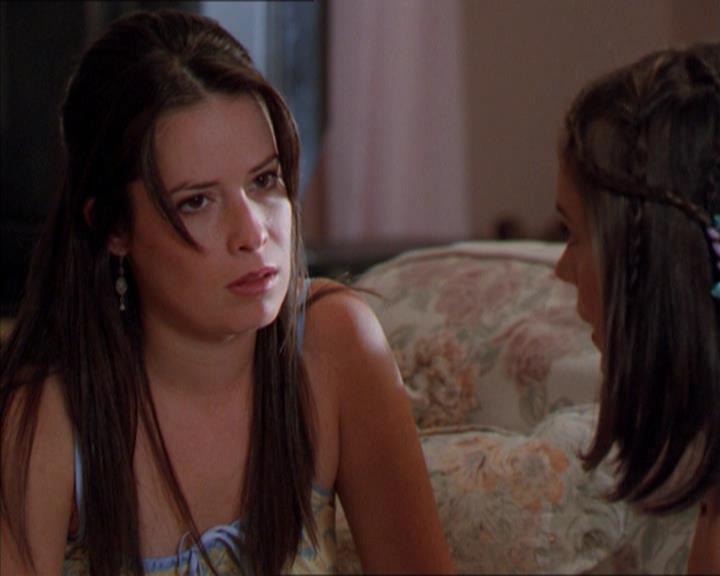 Charmed-Online_dot_net-2x01WitchTrial1214.jpg Charmed-Online_dot_net-2x01WitchTrial1214.jpg