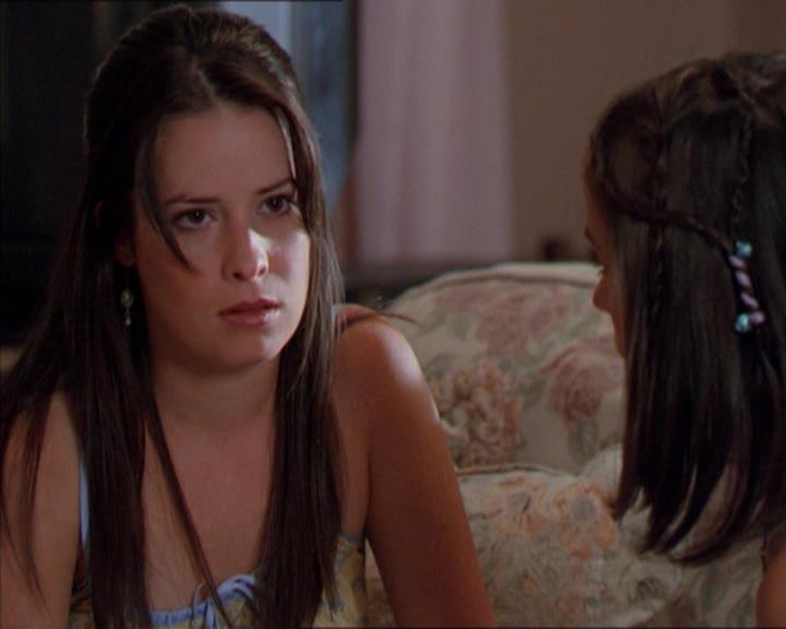 Charmed-Online_dot_net-2x01WitchTrial1216.jpg Charmed-Online_dot_net-2x01WitchTrial1216.jpg