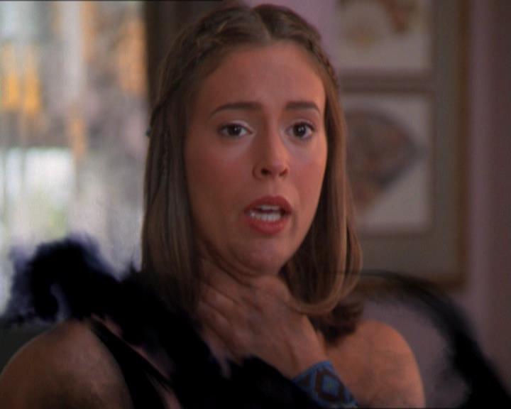 Charmed-Online_dot_net-2x01WitchTrial1235.jpg Charmed-Online_dot_net-2x01WitchTrial1235.jpg