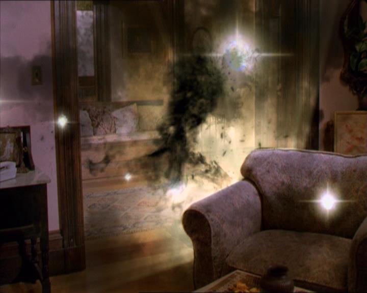 Charmed-Online_dot_net-2x01WitchTrial1249.jpg Charmed-Online_dot_net-2x01WitchTrial1249.jpg