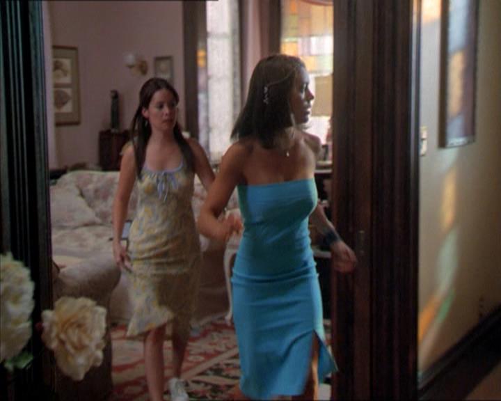 Charmed-Online_dot_net-2x01WitchTrial1272.jpg Charmed-Online_dot_net-2x01WitchTrial1272.jpg