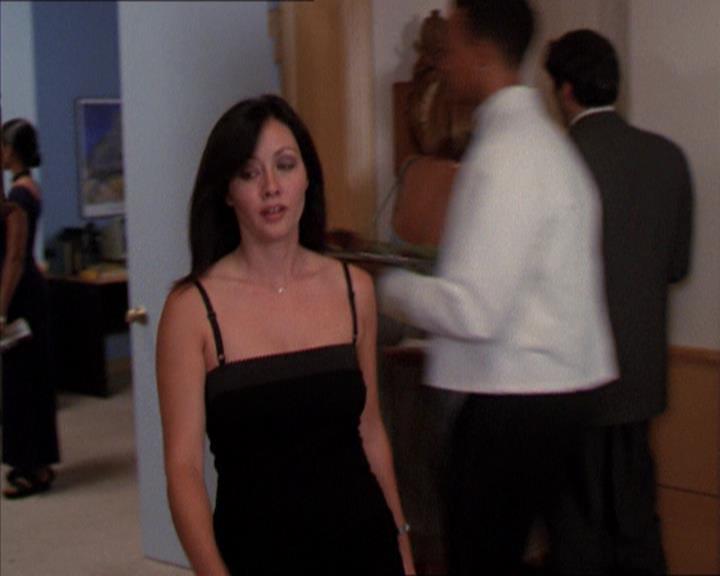 Charmed-Online_dot_net-2x01WitchTrial1289.jpg Charmed-Online_dot_net-2x01WitchTrial1289.jpg