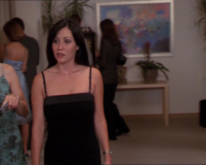 Charmed-Online_dot_net-2x01WitchTrial1291.jpg Charmed-Online_dot_net-2x01WitchTrial1291.jpg
