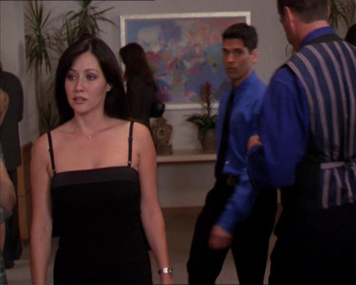 Charmed-Online_dot_net-2x01WitchTrial1292.jpg Charmed-Online_dot_net-2x01WitchTrial1292.jpg