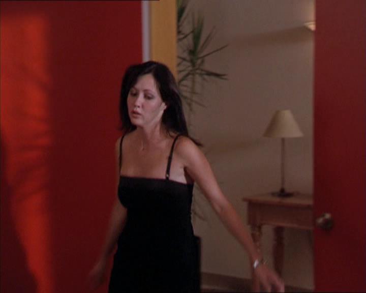 Charmed-Online_dot_net-2x01WitchTrial1343.jpg Charmed-Online_dot_net-2x01WitchTrial1343.jpg