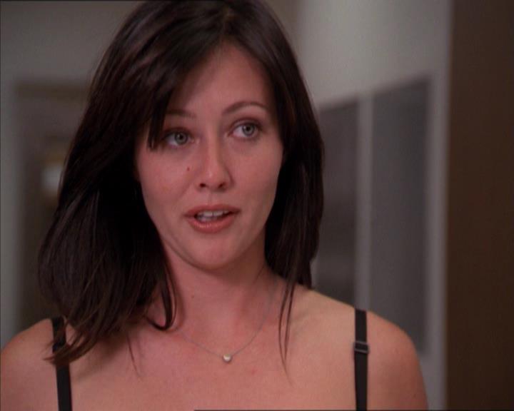 Charmed-Online_dot_net-2x01WitchTrial1436.jpg Charmed-Online_dot_net-2x01WitchTrial1436.jpg