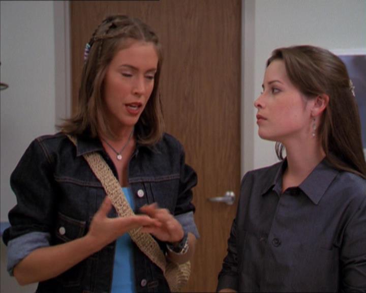 Charmed-Online_dot_net-2x01WitchTrial1440.jpg Charmed-Online_dot_net-2x01WitchTrial1440.jpg