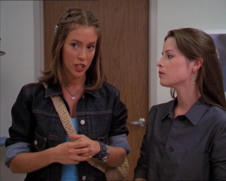 Charmed-Online_dot_net-2x01WitchTrial1442.jpg Charmed-Online_dot_net-2x01WitchTrial1442.jpg