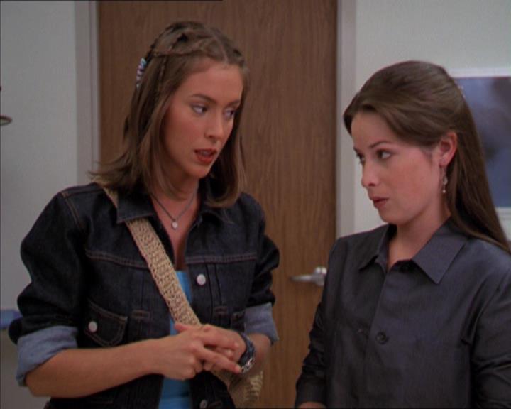 Charmed-Online_dot_net-2x01WitchTrial1451.jpg Charmed-Online_dot_net-2x01WitchTrial1451.jpg