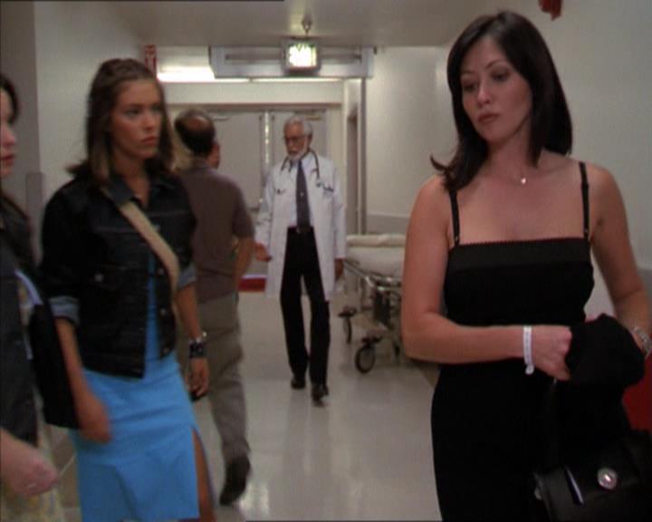 Charmed-Online_dot_net-2x01WitchTrial1480.jpg Charmed-Online_dot_net-2x01WitchTrial1480.jpg