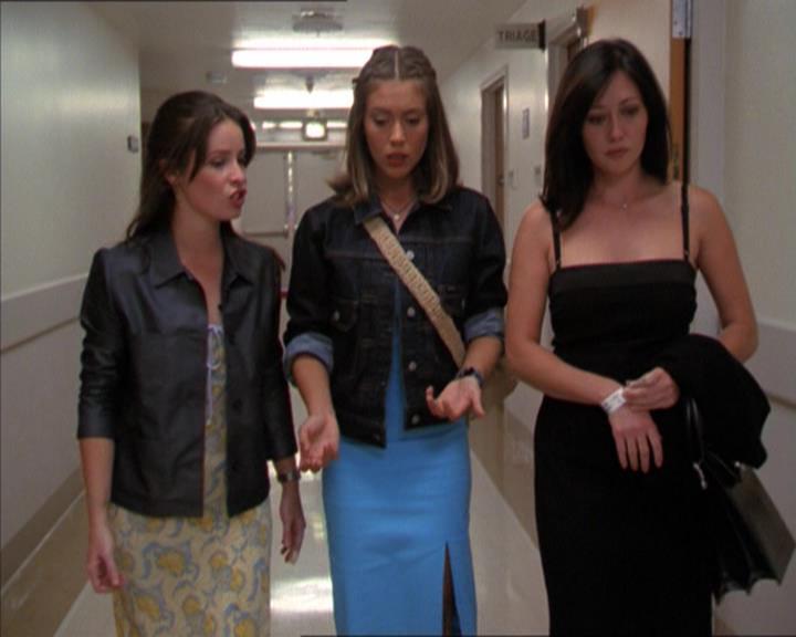 Charmed-Online_dot_net-2x01WitchTrial1488.jpg