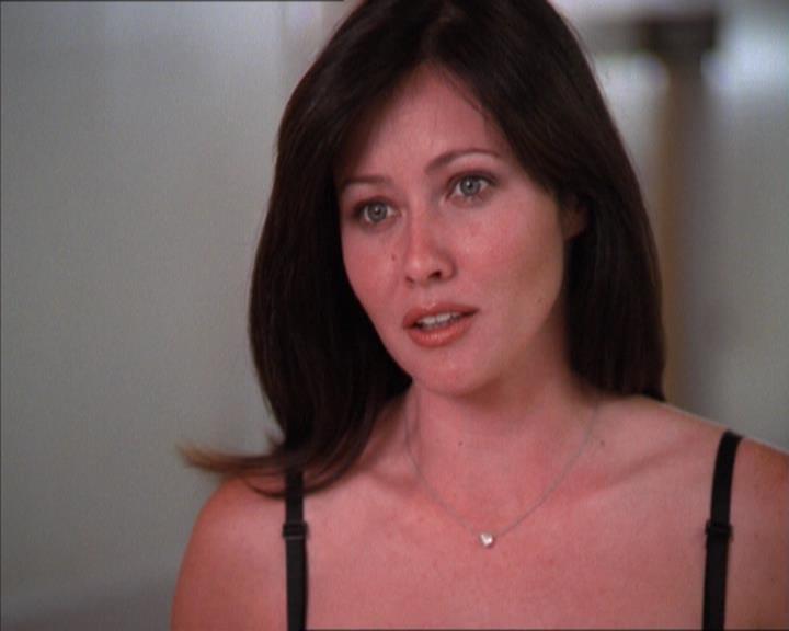 Charmed-Online_dot_net-2x01WitchTrial1516.jpg Charmed-Online_dot_net-2x01WitchTrial1516.jpg