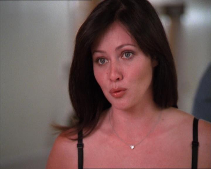 Charmed-Online_dot_net-2x01WitchTrial1522.jpg Charmed-Online_dot_net-2x01WitchTrial1522.jpg