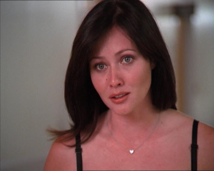 Charmed-Online_dot_net-2x01WitchTrial1523.jpg Charmed-Online_dot_net-2x01WitchTrial1523.jpg