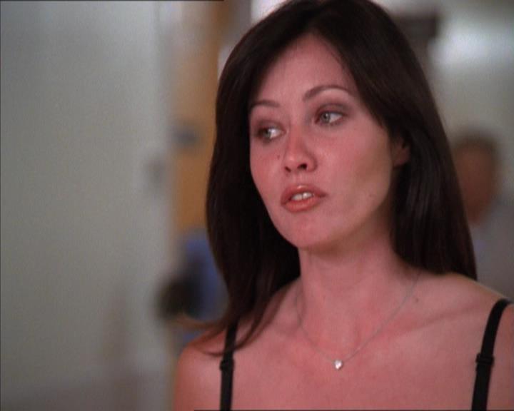 Charmed-Online_dot_net-2x01WitchTrial1527.jpg Charmed-Online_dot_net-2x01WitchTrial1527.jpg