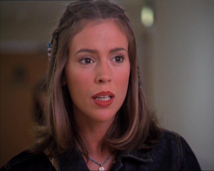 Charmed-Online_dot_net-2x01WitchTrial1531.jpg Charmed-Online_dot_net-2x01WitchTrial1531.jpg