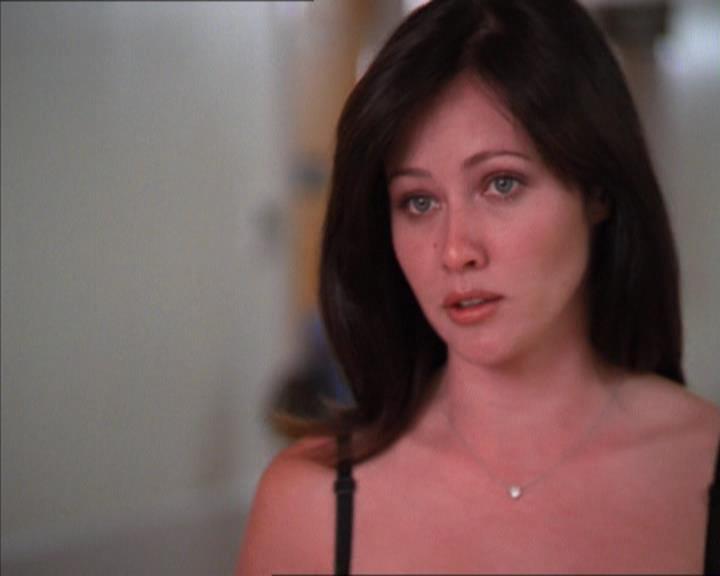 Charmed-Online_dot_net-2x01WitchTrial1541.jpg Charmed-Online_dot_net-2x01WitchTrial1541.jpg