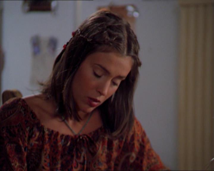 Charmed-Online_dot_net-2x01WitchTrial1564.jpg Charmed-Online_dot_net-2x01WitchTrial1564.jpg