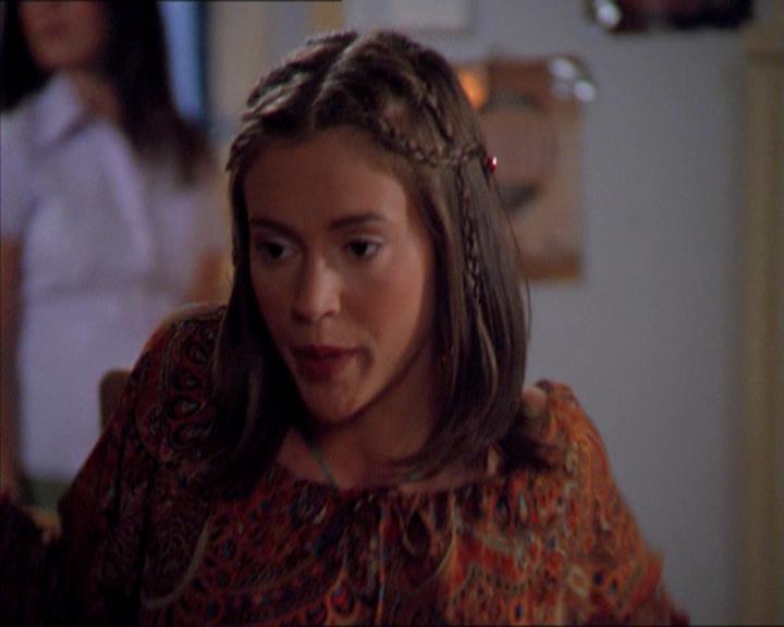 Charmed-Online_dot_net-2x01WitchTrial1569.jpg Charmed-Online_dot_net-2x01WitchTrial1569.jpg