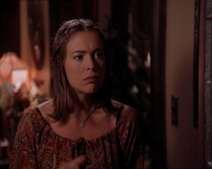 Charmed-Online_dot_net-2x01WitchTrial1622.jpg Charmed-Online_dot_net-2x01WitchTrial1622.jpg