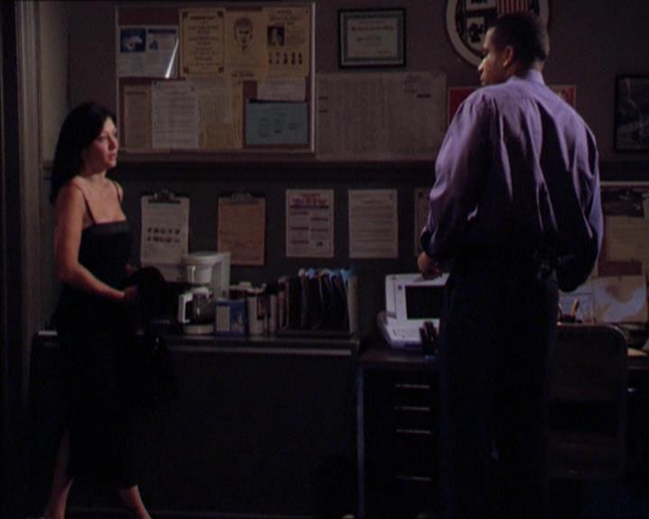 Charmed-Online_dot_net-2x01WitchTrial1674.jpg Charmed-Online_dot_net-2x01WitchTrial1674.jpg